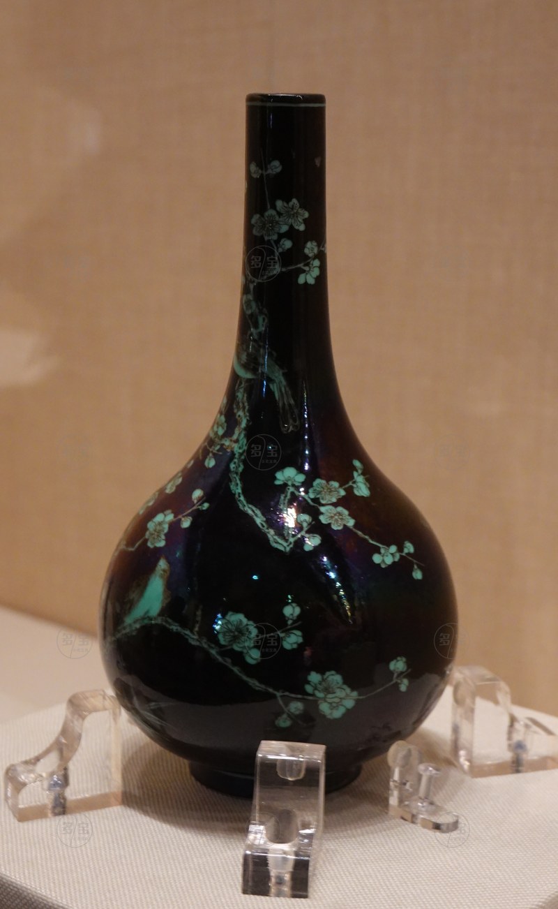 清雍正（1723-1735） 墨地绿彩梅纹瓶 - 图3
