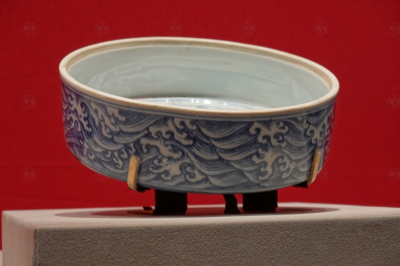 明宣德（1426-1435年） 青花兰札体梵文出戟法轮盖罐 - 图10