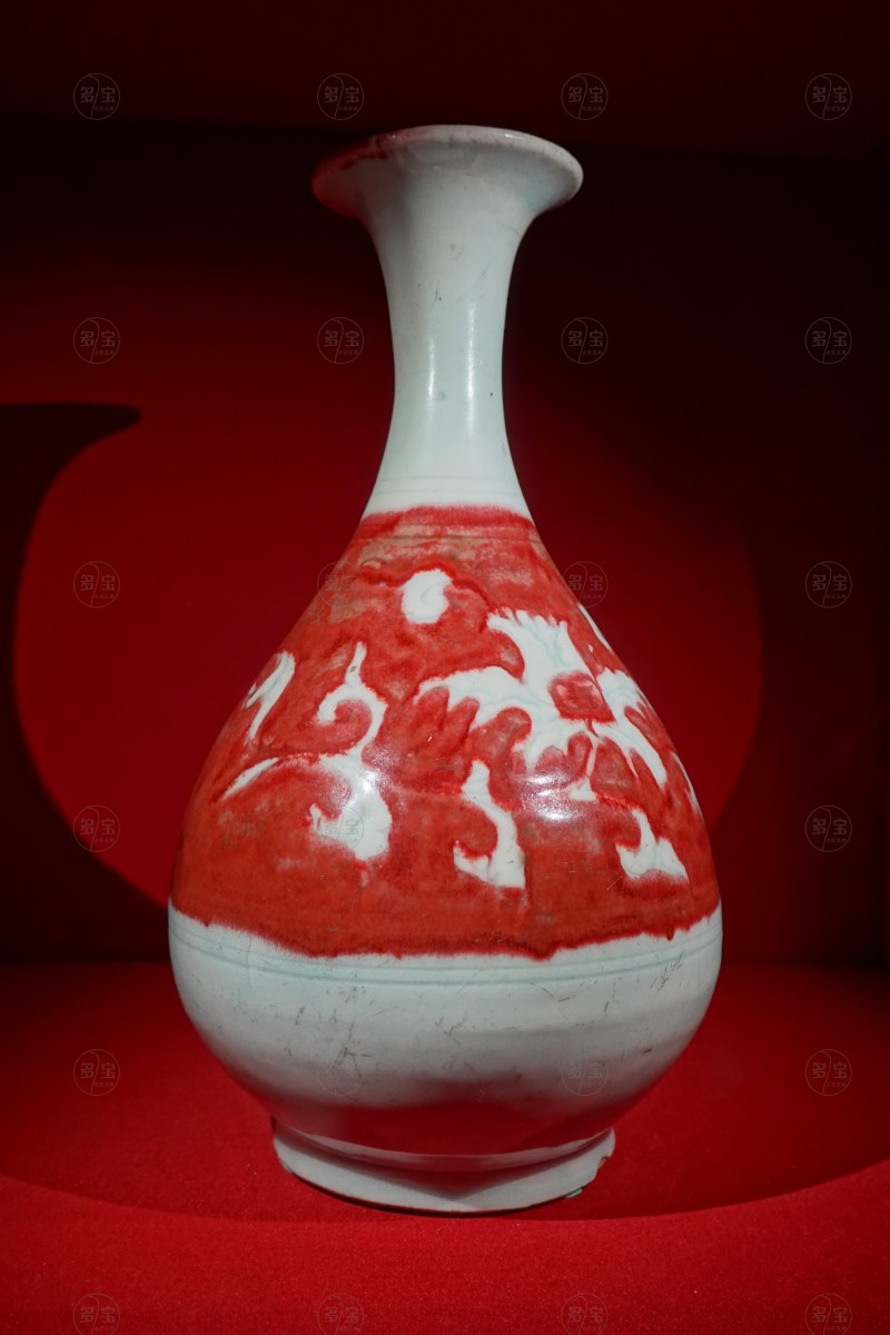 元代（1271-1368年） 釉里红花卉纹玉壶春瓶