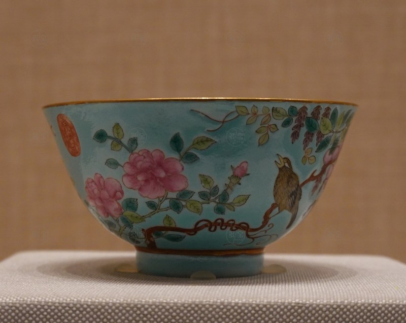 清光绪 松石绿地粉彩过枝花鸟图碗 - 图2