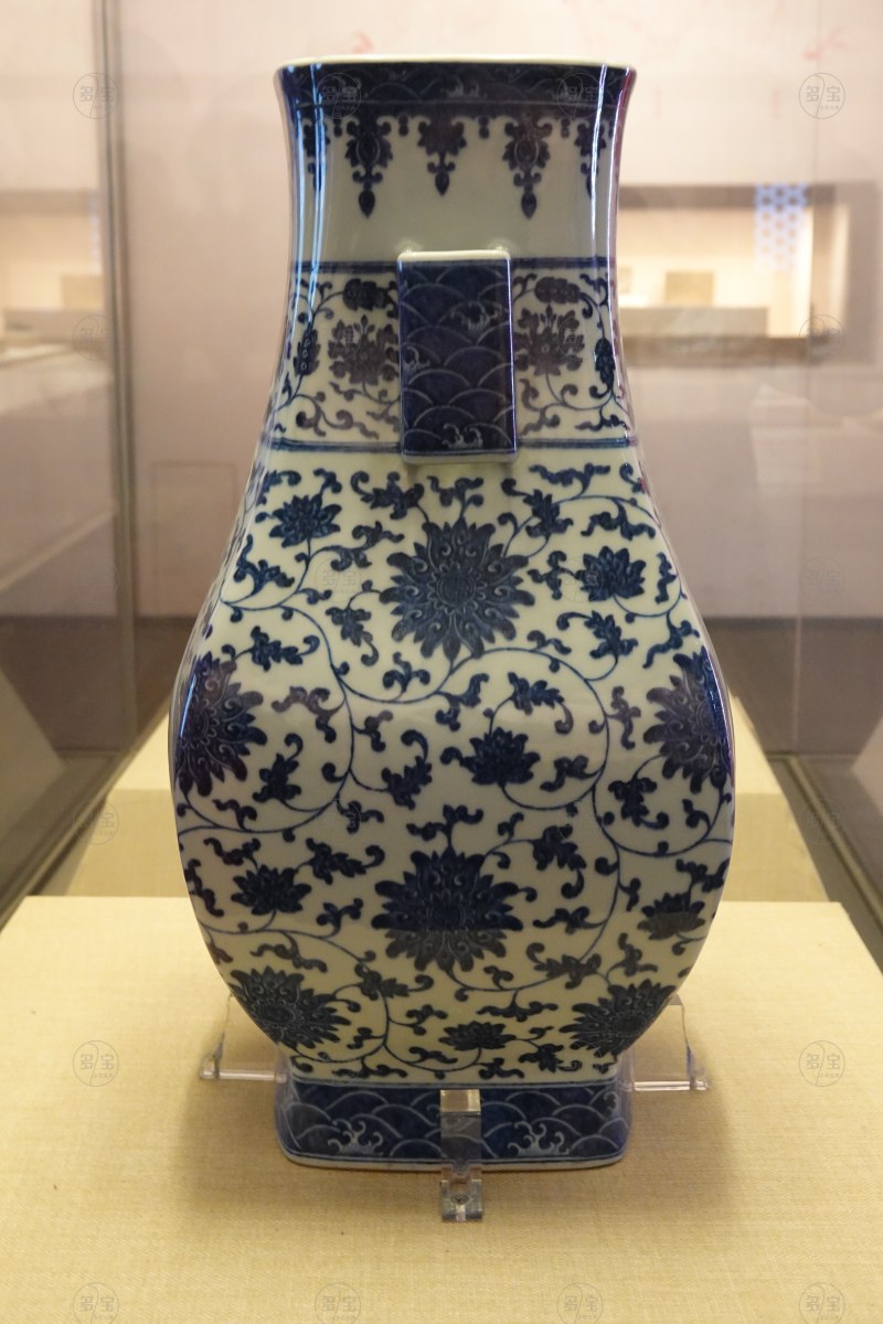清乾隆（1736—1795） 青花福寿纹贯耳尊 - 图3