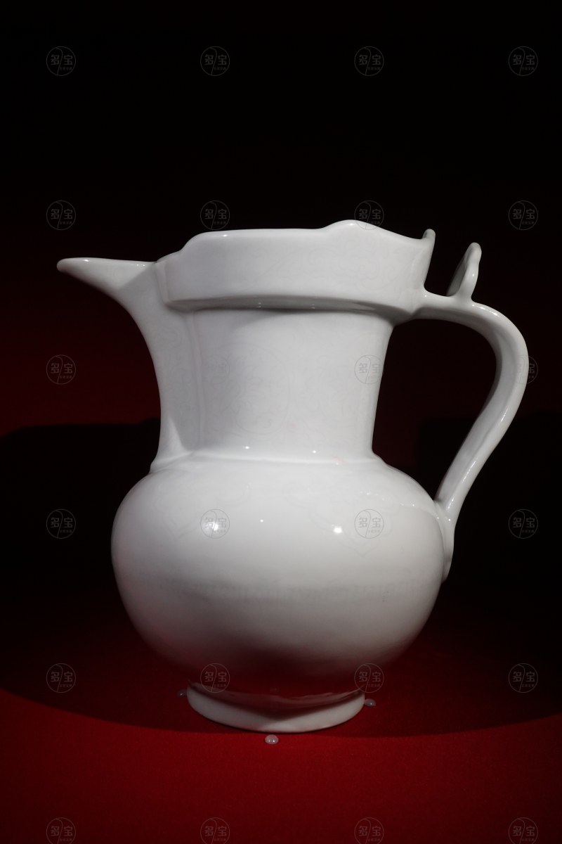 明永乐 白釉僧帽壶（附盒）