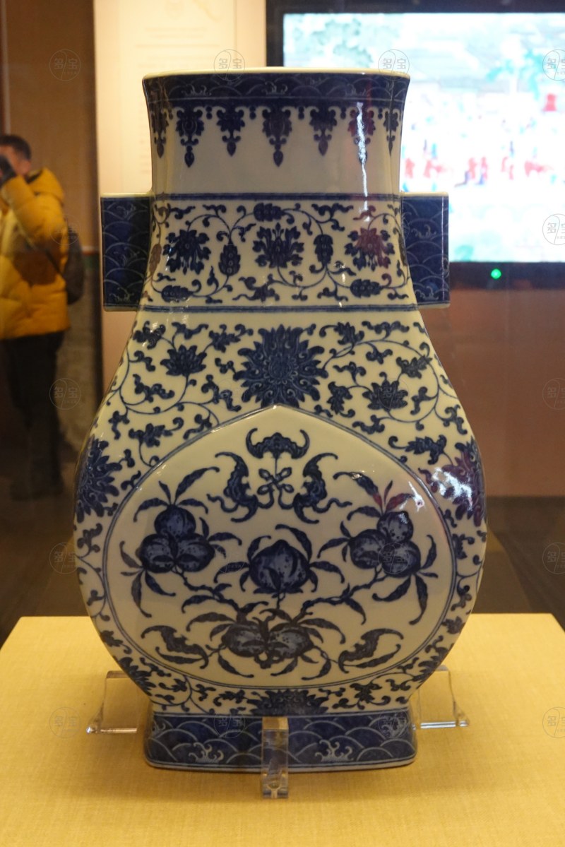 清乾隆（1736—1795） 青花福寿纹贯耳尊 - 图4