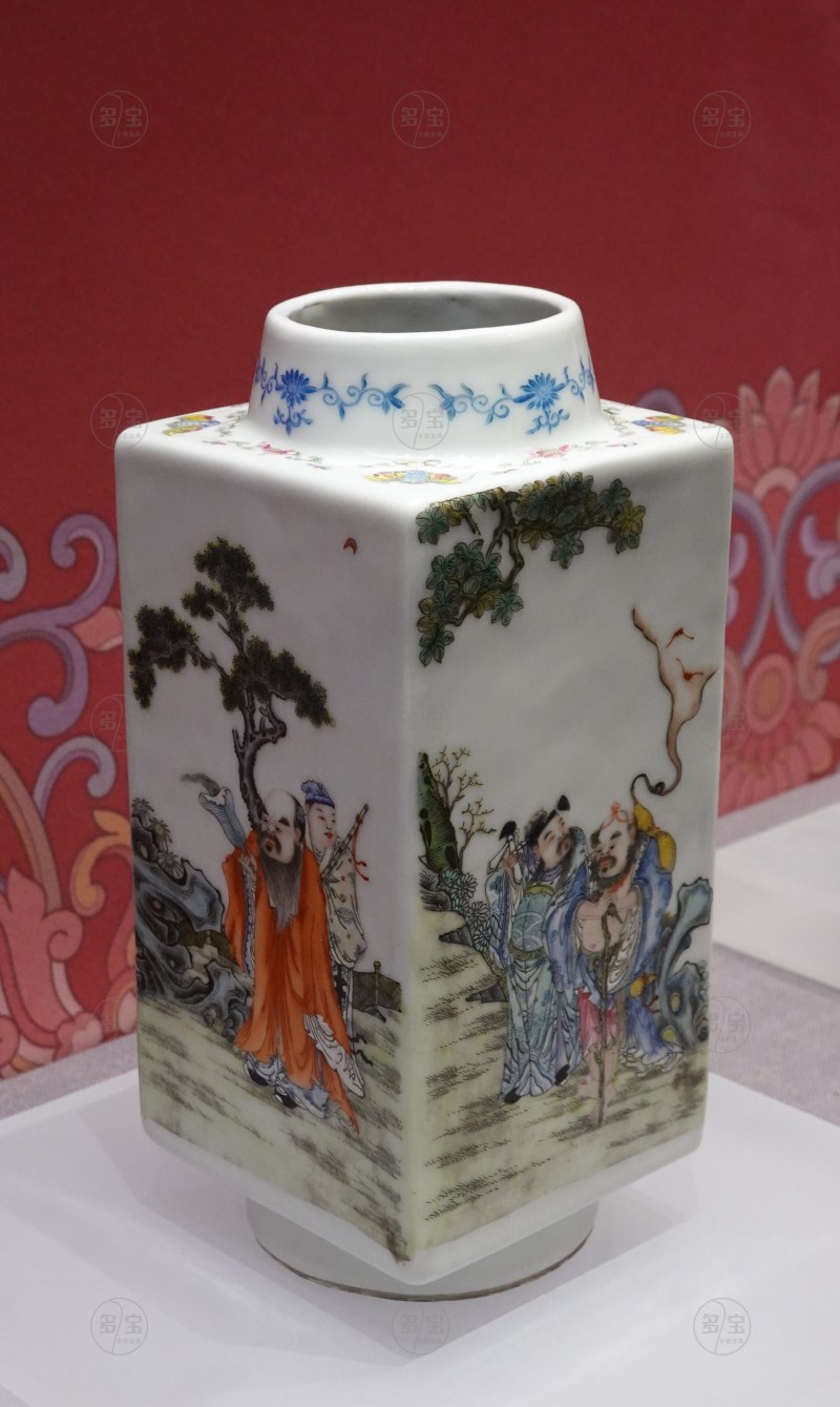 清 乾隆款粉彩八仙人物灯笼瓶 - 图2