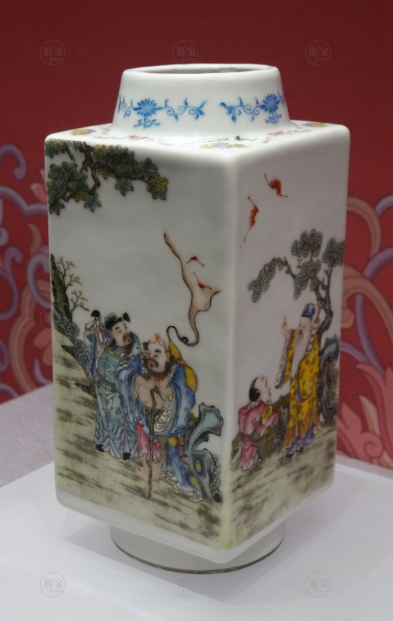 清 乾隆款粉彩八仙人物灯笼瓶 - 图3