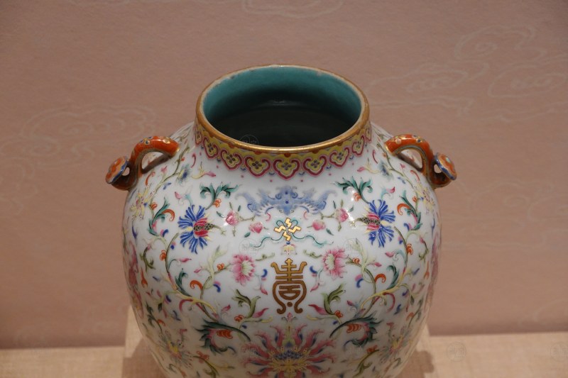 清嘉庆（1796—1820） 粉彩福寿纹如意耳尊 - 图3