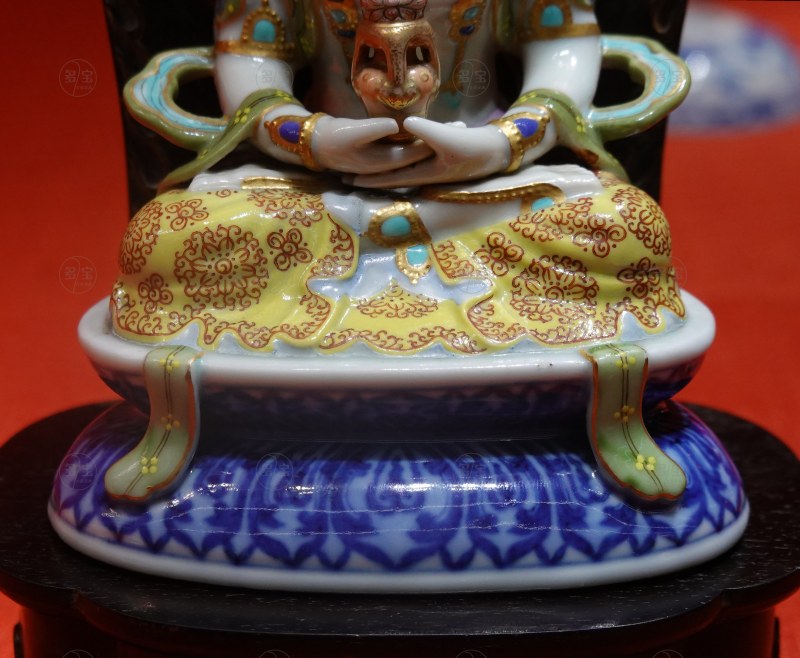 清乾隆 青花洋彩无量寿佛 - 图4