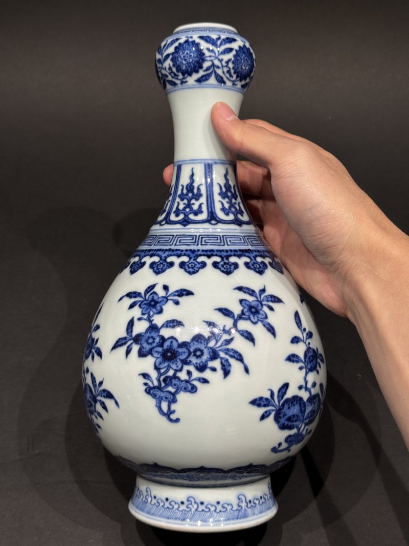 清乾隆青花折枝花卉纹蒜头瓶-多宝古瓷宝典