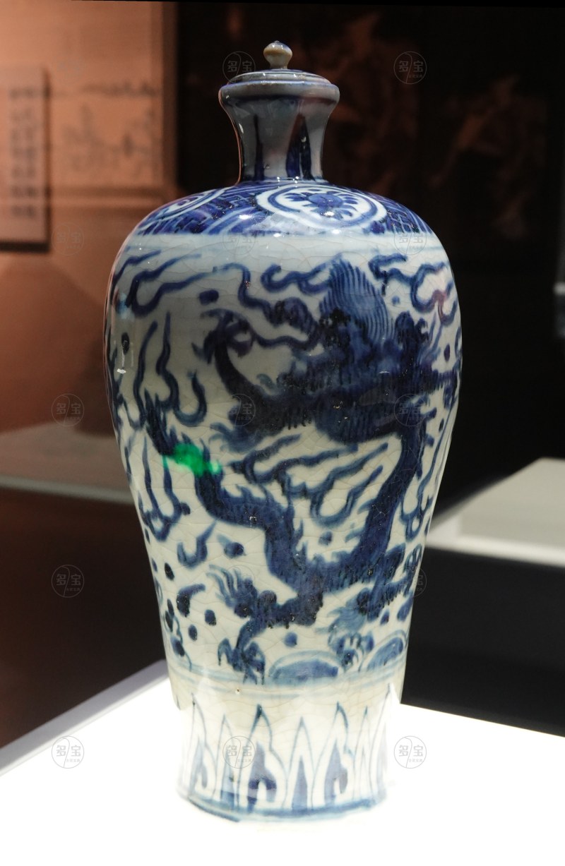 明·万历 青花双龙赶珠纹梅瓶
