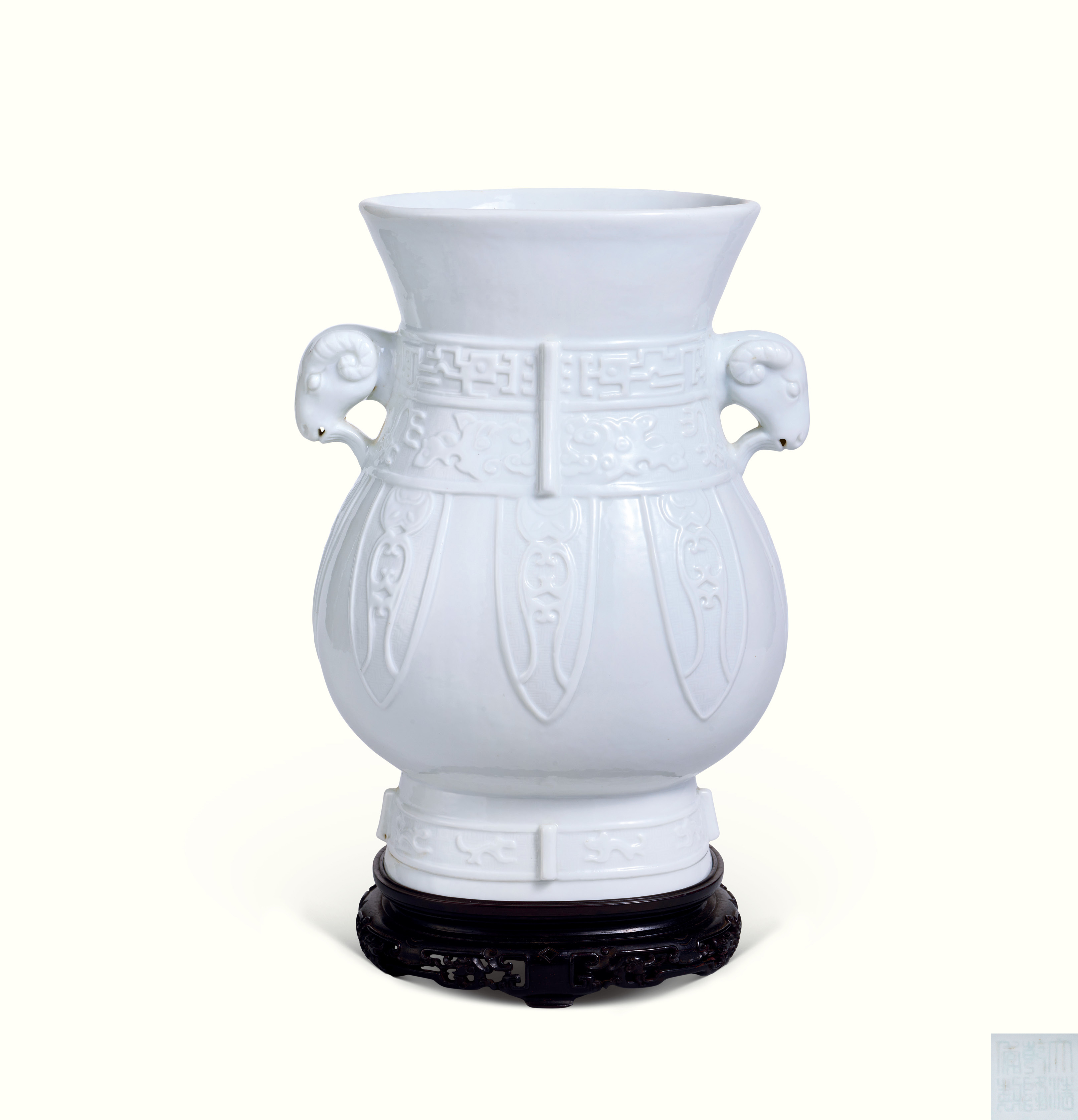 陶器 酒器　中国大清乾隆年製在銘 清乾隆白釉仿青铜器双羊尊-多宝古瓷宝典