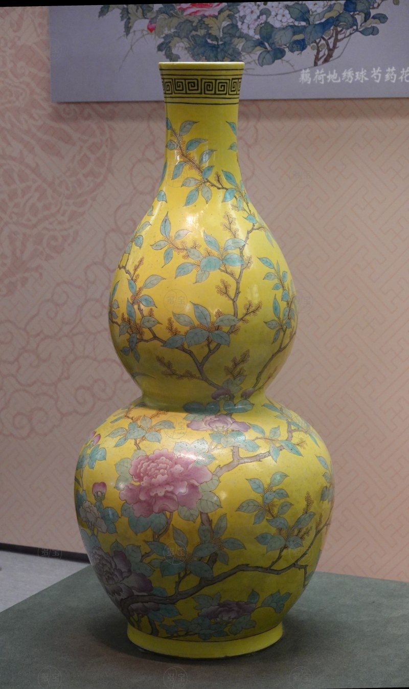 清光绪（1875-1908） 黄地粉彩花卉纹葫芦瓶 - 图3