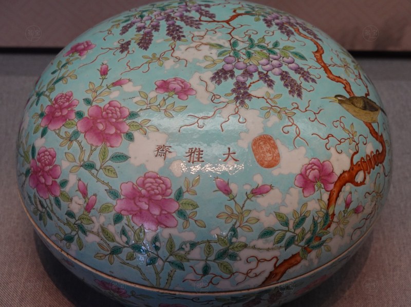 清光绪（1875-1908） 绿地粉彩藤萝花鸟纹圆盒 - 图4