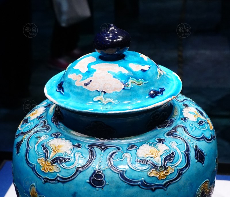 明（1368-1644） 珐华孔雀绿釉莲池纹盖罐 - 图5