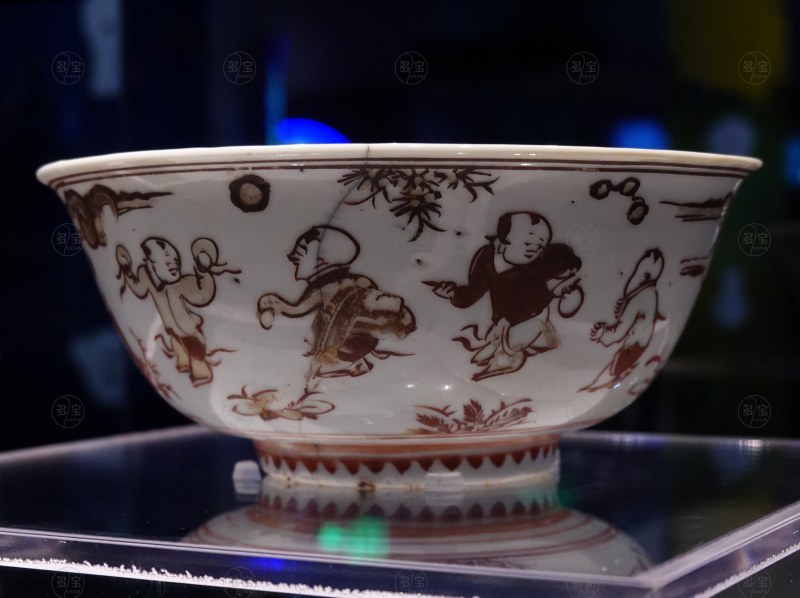 明（1368-1644） "丙寅年造"款红绿彩婴戏纹碗 - 图5
