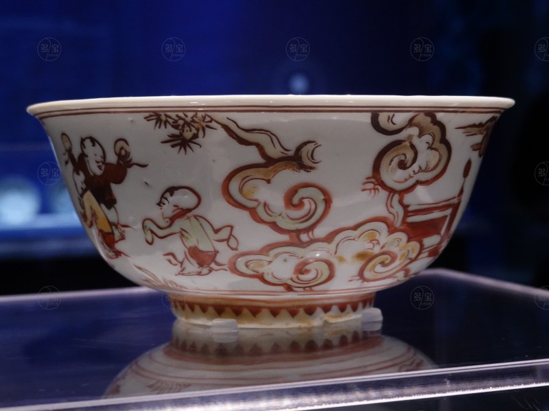 明（1368-1644） "丙寅年造"款红绿彩婴戏纹碗 - 图6
