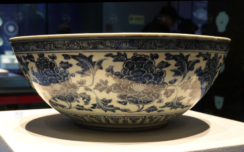 明（1368-1644） 青花缠枝牡丹纹大碗 - 图3