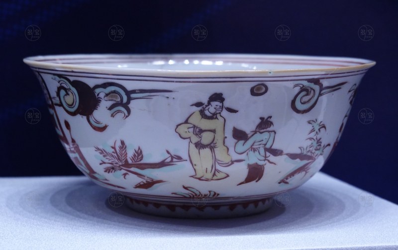 明（1368-1644） 红绿彩携琴访友人物故事图碗