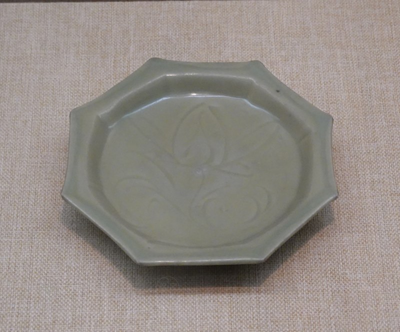 宋 龙泉窑八角暗花碟