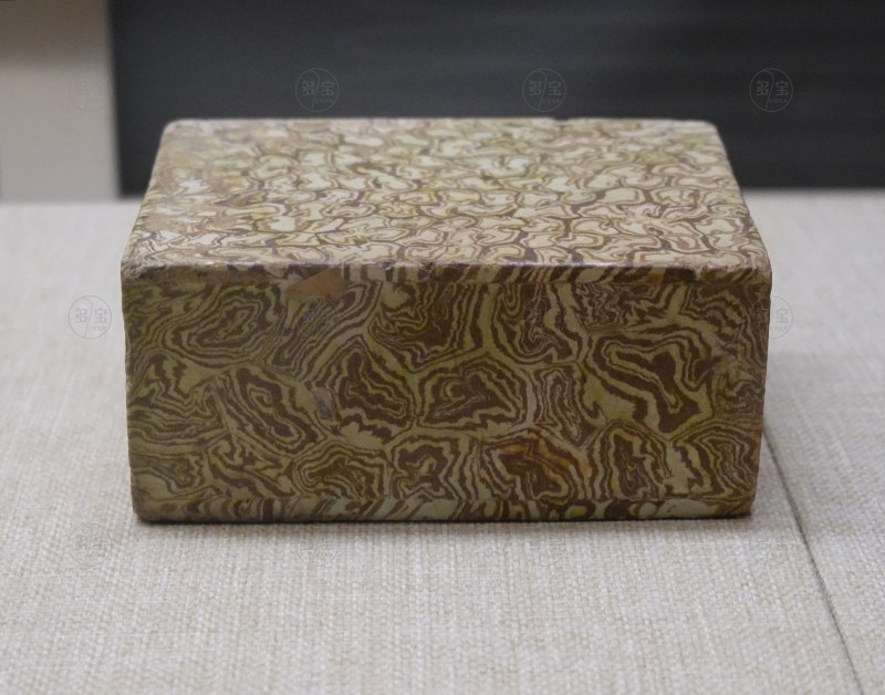 唐（618-907） 巩县窑绞胎小方枕 - 图2