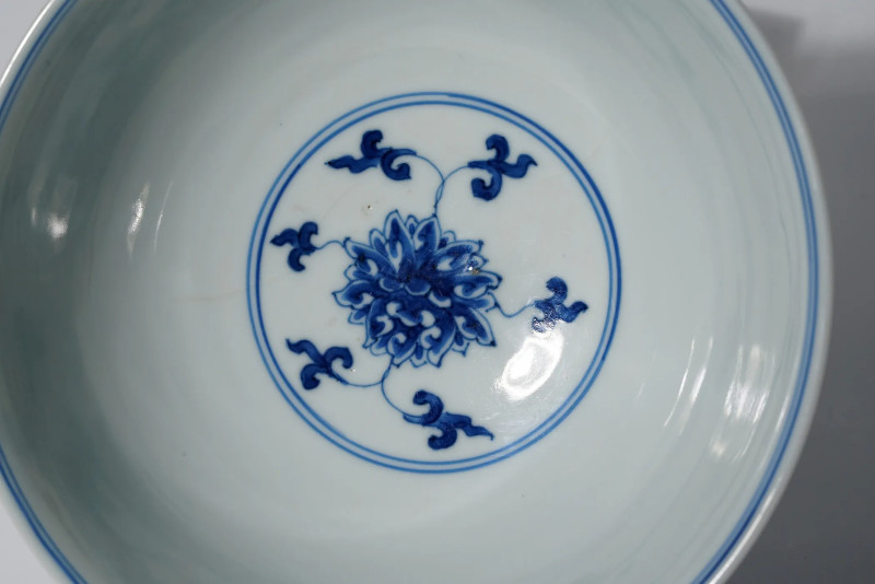 清康熙青花缠枝莲纹碗-多宝古瓷宝典