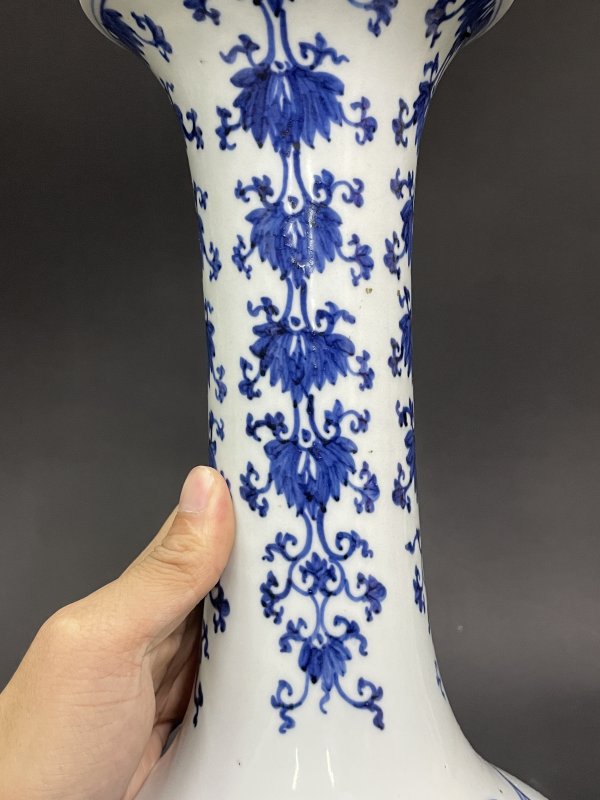 清康熙青花釉里红花卉纹长颈瓶-多宝古瓷宝典