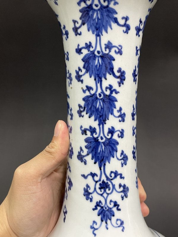 清康熙青花釉里红花卉纹长颈瓶-多宝古瓷宝典