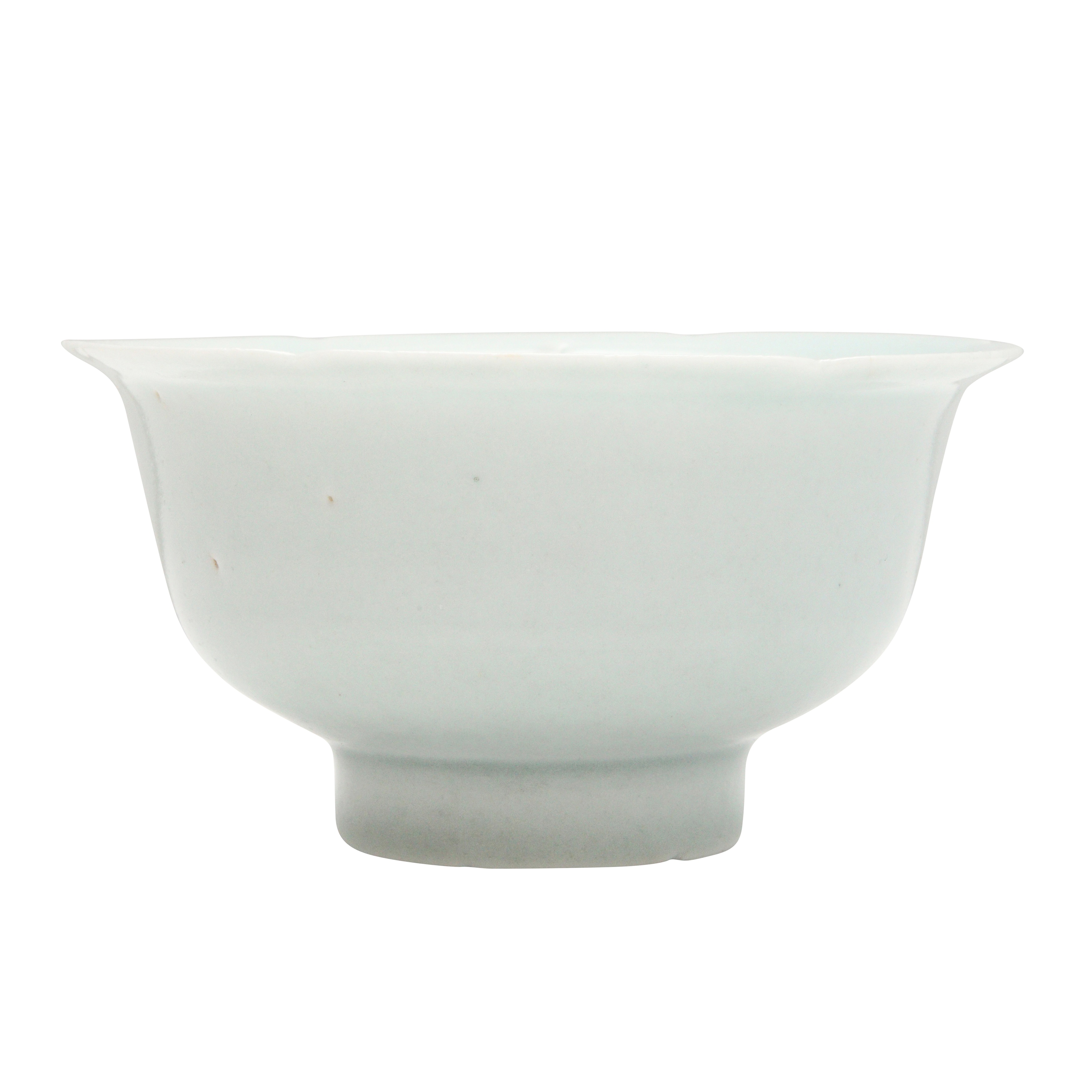 中国美術　琉璃釉白花南天牡丹文大鉢　直径約39cm 古美術 南宋青白釉花口盌| A Chinese qingbai -多宝古瓷宝典