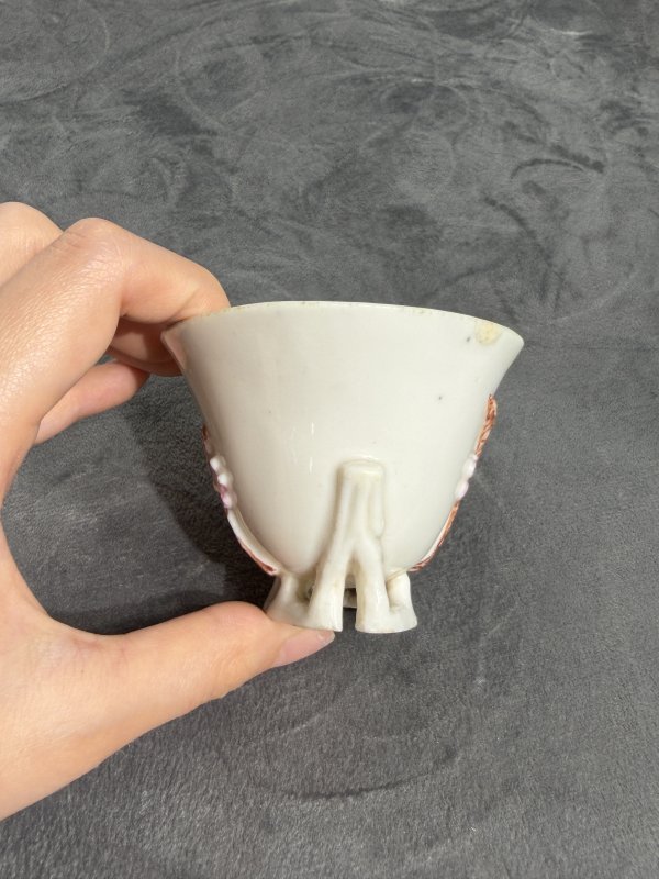 清晚期德化窑白釉加彩梅花杯 - 图5