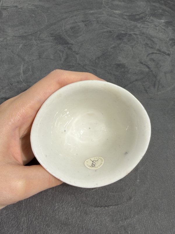 清晚期德化窑白釉加彩梅花杯 - 图8