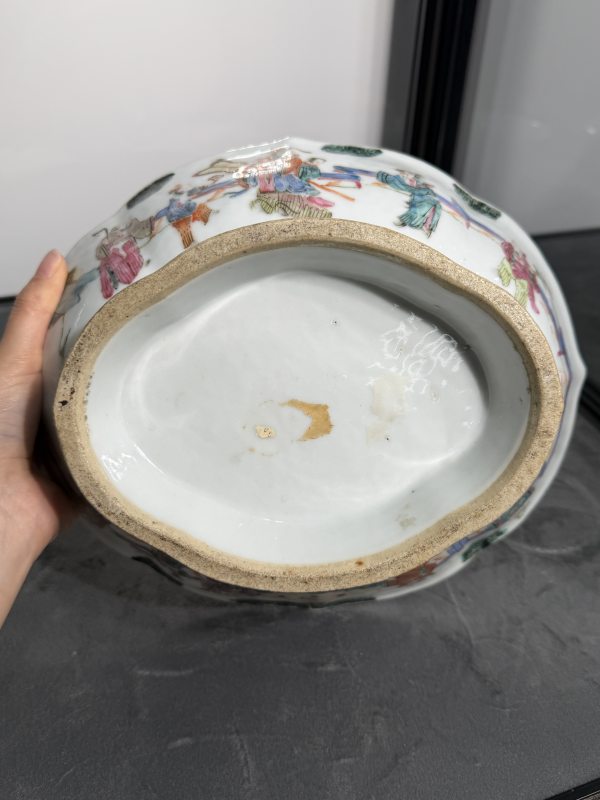 清同治粉彩福禄寿三星神仙人物纹海棠形高足贡碗 - 图10