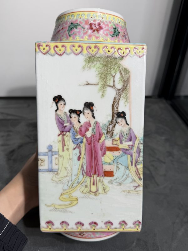 民国粉彩仕女人物故事诗文琮式瓶 - 图2