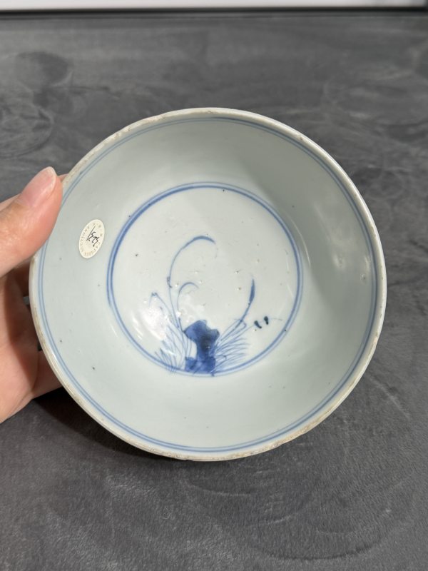 清早期青花洞石花卉纹碗 - 图2
