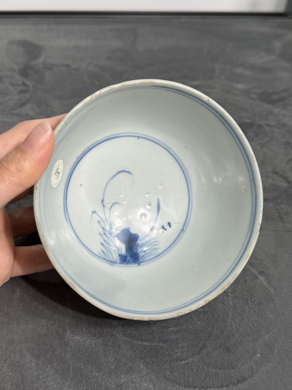 清早期青花洞石花卉纹碗 - 图3