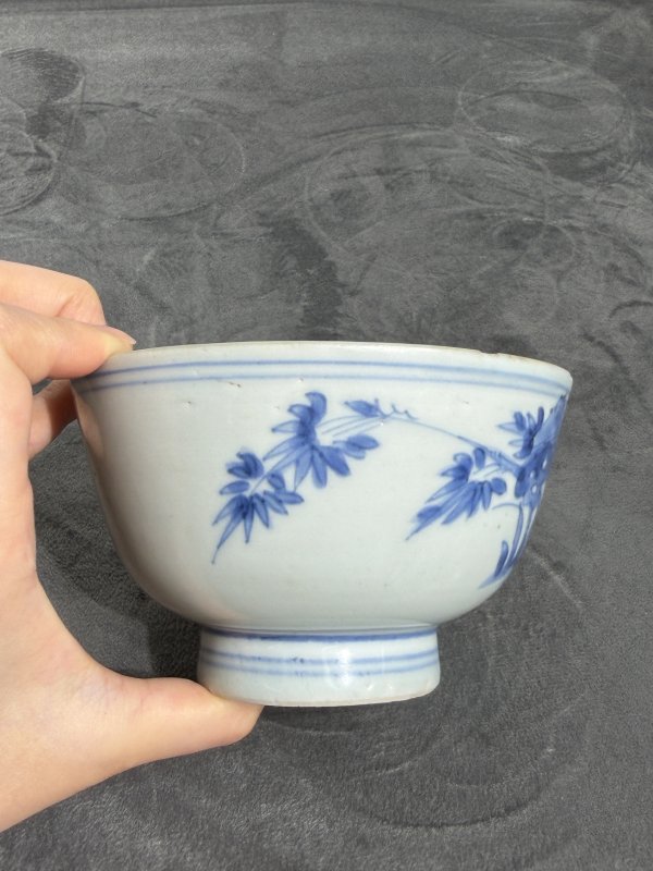 清早期青花洞石花卉纹碗 - 图4