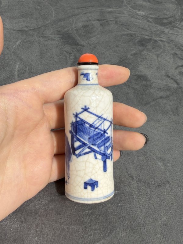 清乾隆青花浆胎三娘教子图鼻烟壶 - 图2
