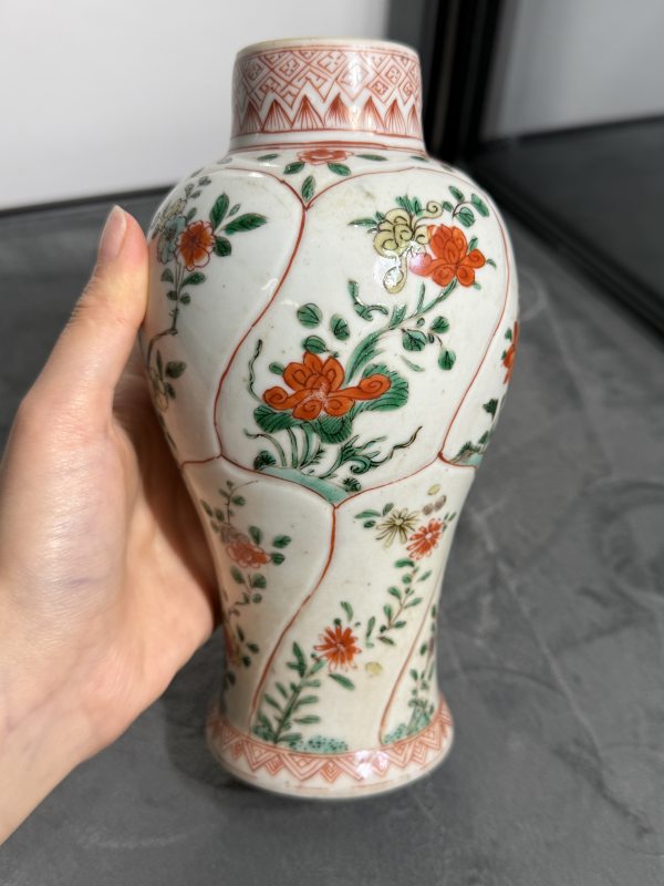 清康熙五彩开光折枝花卉纹盖瓶 - 图5