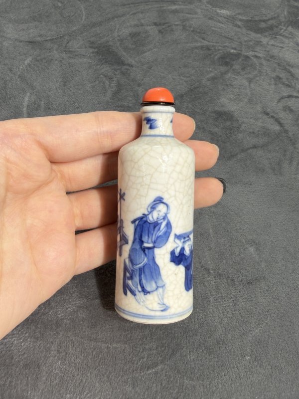 清乾隆青花浆胎三娘教子图鼻烟壶 - 图3
