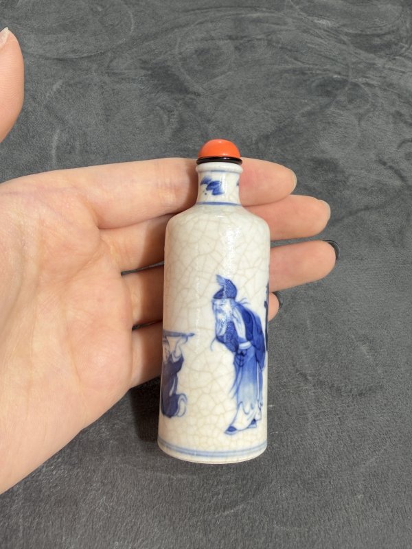 清乾隆青花浆胎三娘教子图鼻烟壶 - 图4