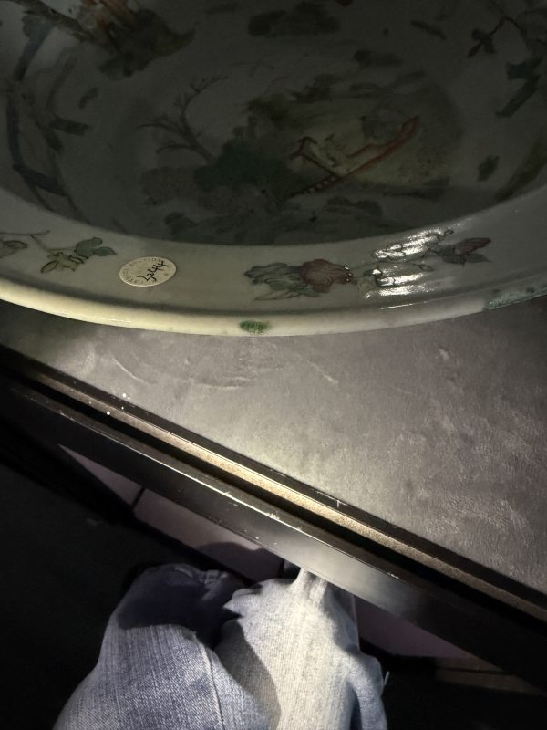 清同治粉彩赤壁赋人物故事图折沿盆 - 图10