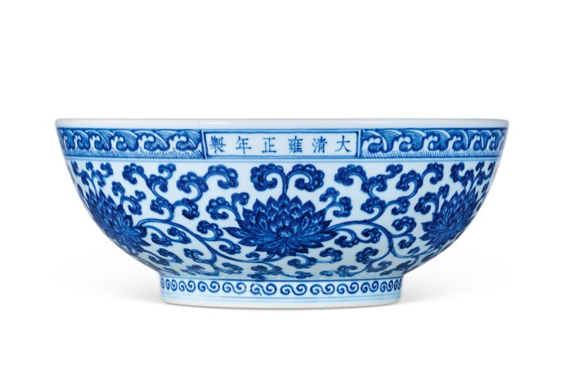 中国　大清雍正年製　青花纏枝花弁文皿　C　8131E 中国 大清雍正年製 青花纏枝花弁文皿 C 8131E 中国 大清雍正年製 青花