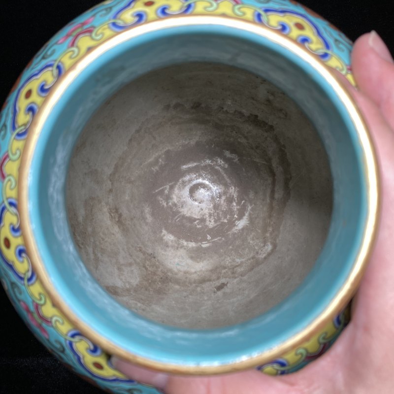 清嘉庆松石绿地粉彩缠枝花卉纹罐-多宝古瓷宝典