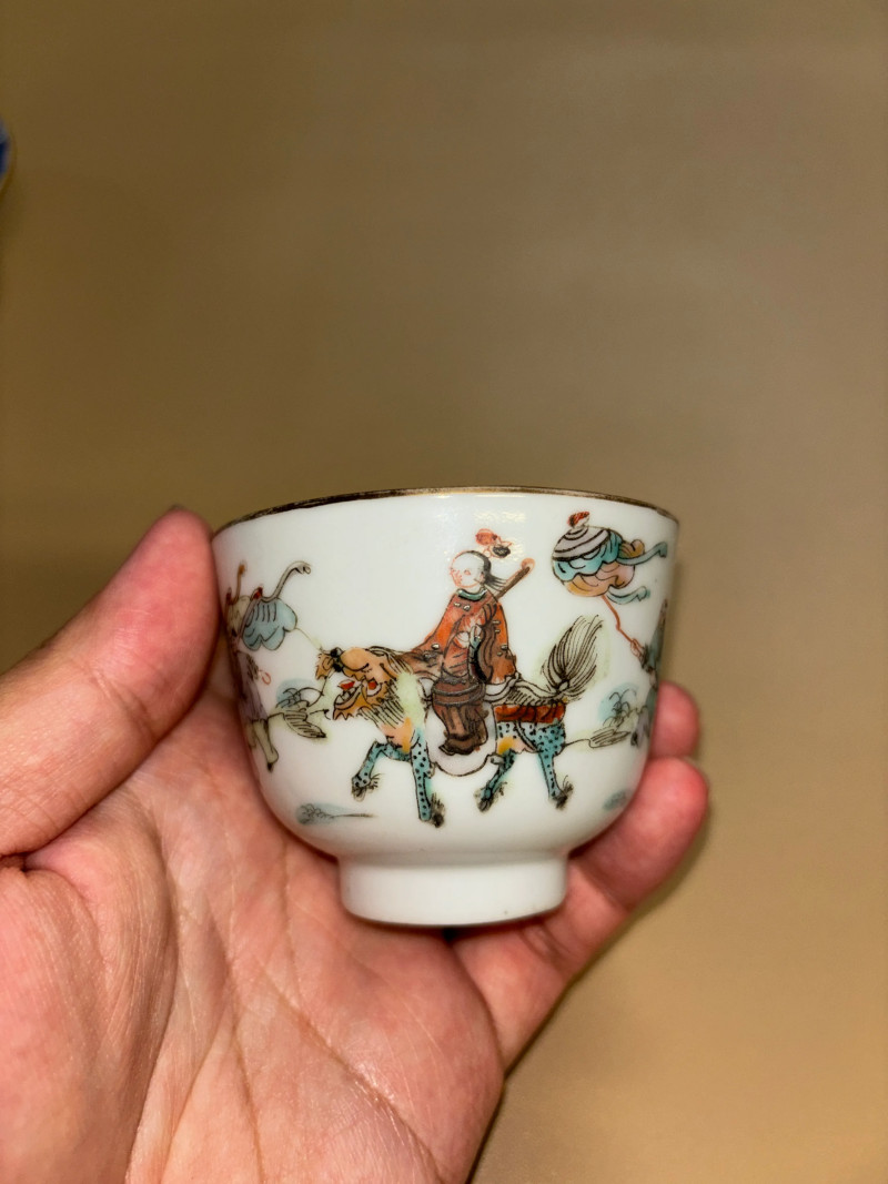 清粉彩人物纹杯、青花花卉纹盘一组两件-多宝古瓷宝典