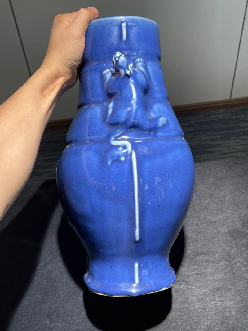 清乾隆 祭蓝釉瑞兽耳尊 - 图5