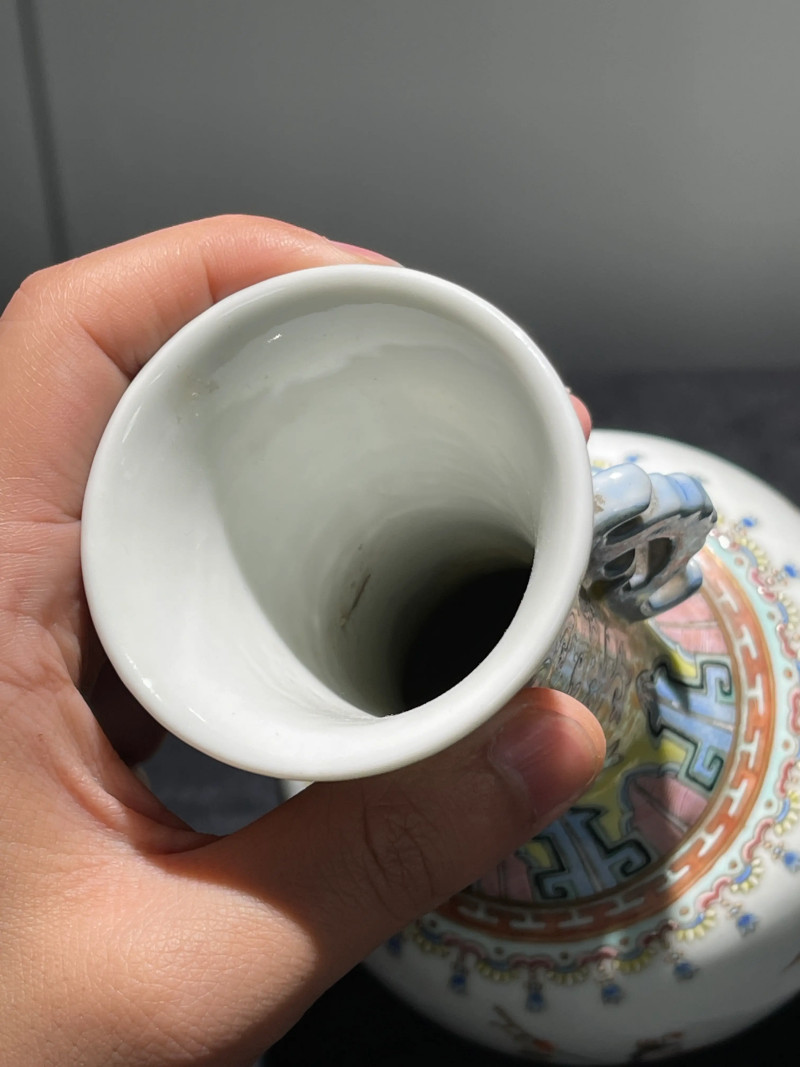 民国 粉彩婴戏纹双耳瓶一对 - 图19