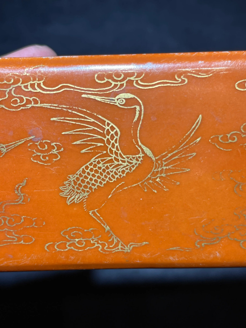 民国 珊瑚红描金云鹤纹镂空香薰 - 图4