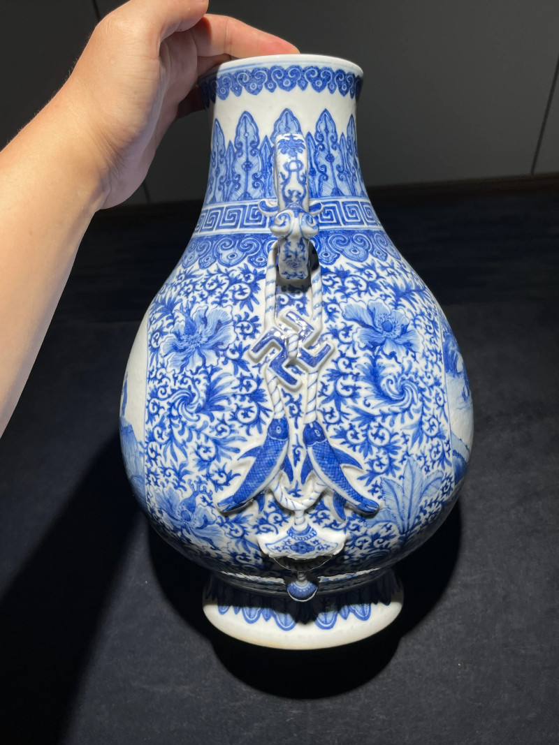 民国 青花缠枝莲开光耕织图双耳尊 - 图3