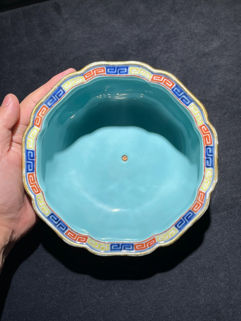 清中期 青花粉彩西番莲纹花口盆 - 图5