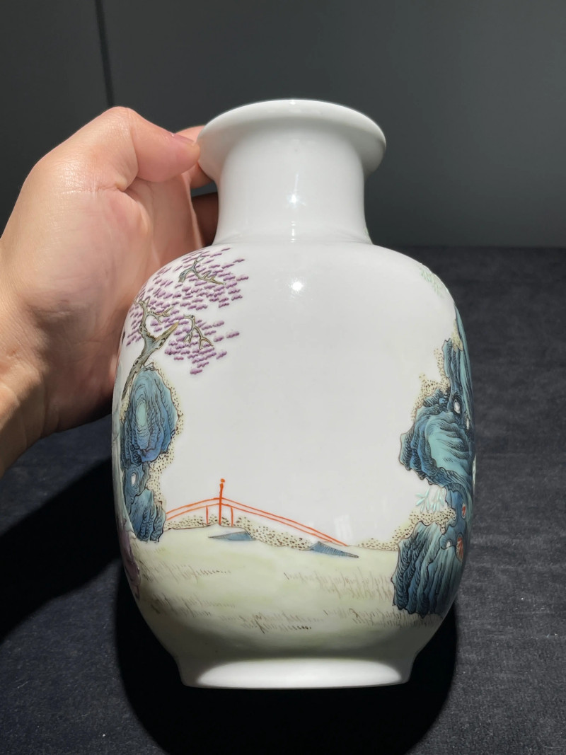 民国 粉彩婴戏纹瓶 - 图4
