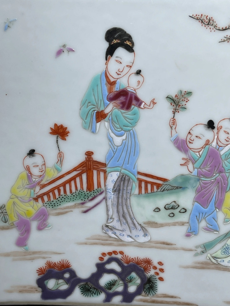 民国 粉彩四妃十六子纹方花盆一对 - 图6