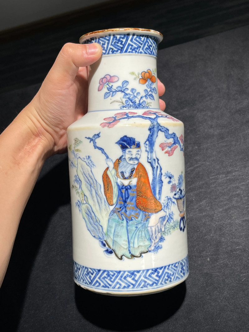 清中期 斗彩四爱图瓶一对 - 图4